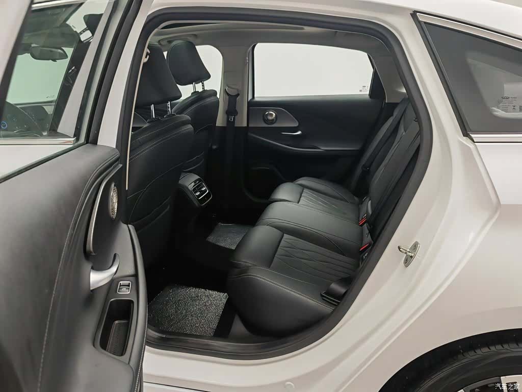 Chery Arrizo 8, 2023 15
