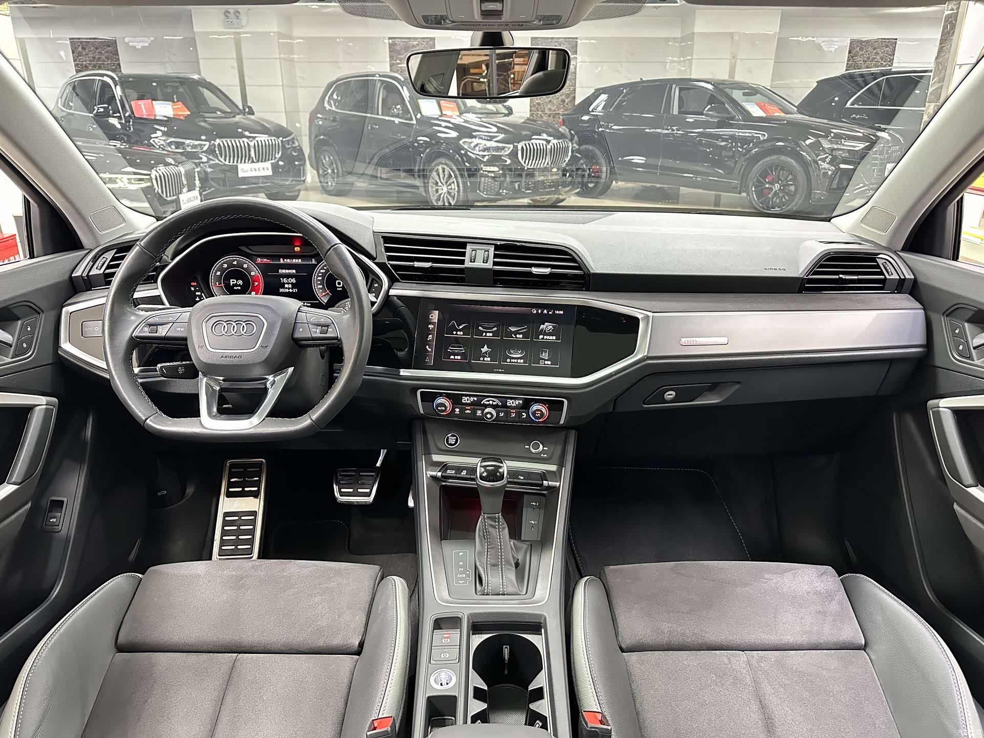 Audi Q3, 2023 14