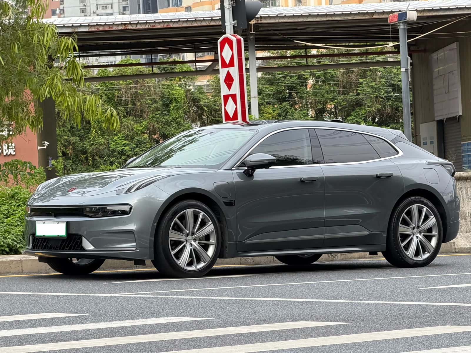 Zeekr 001