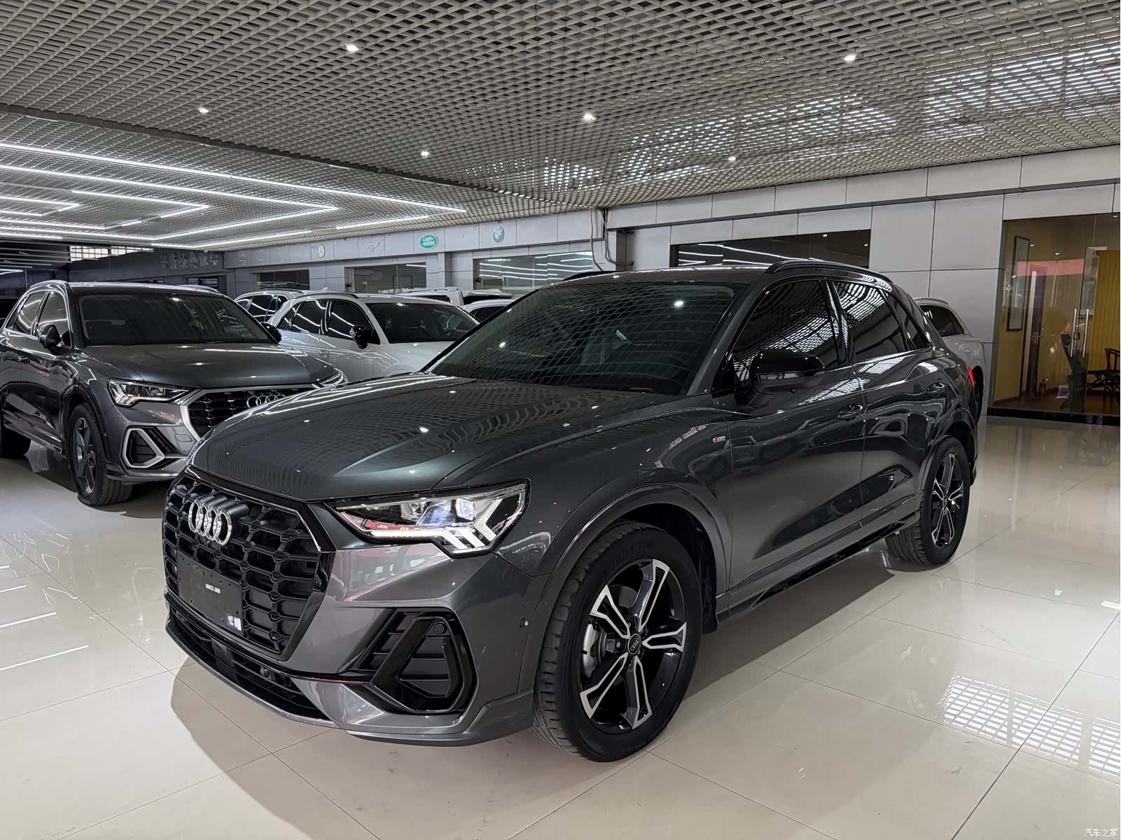 Audi Q3, 2023 1