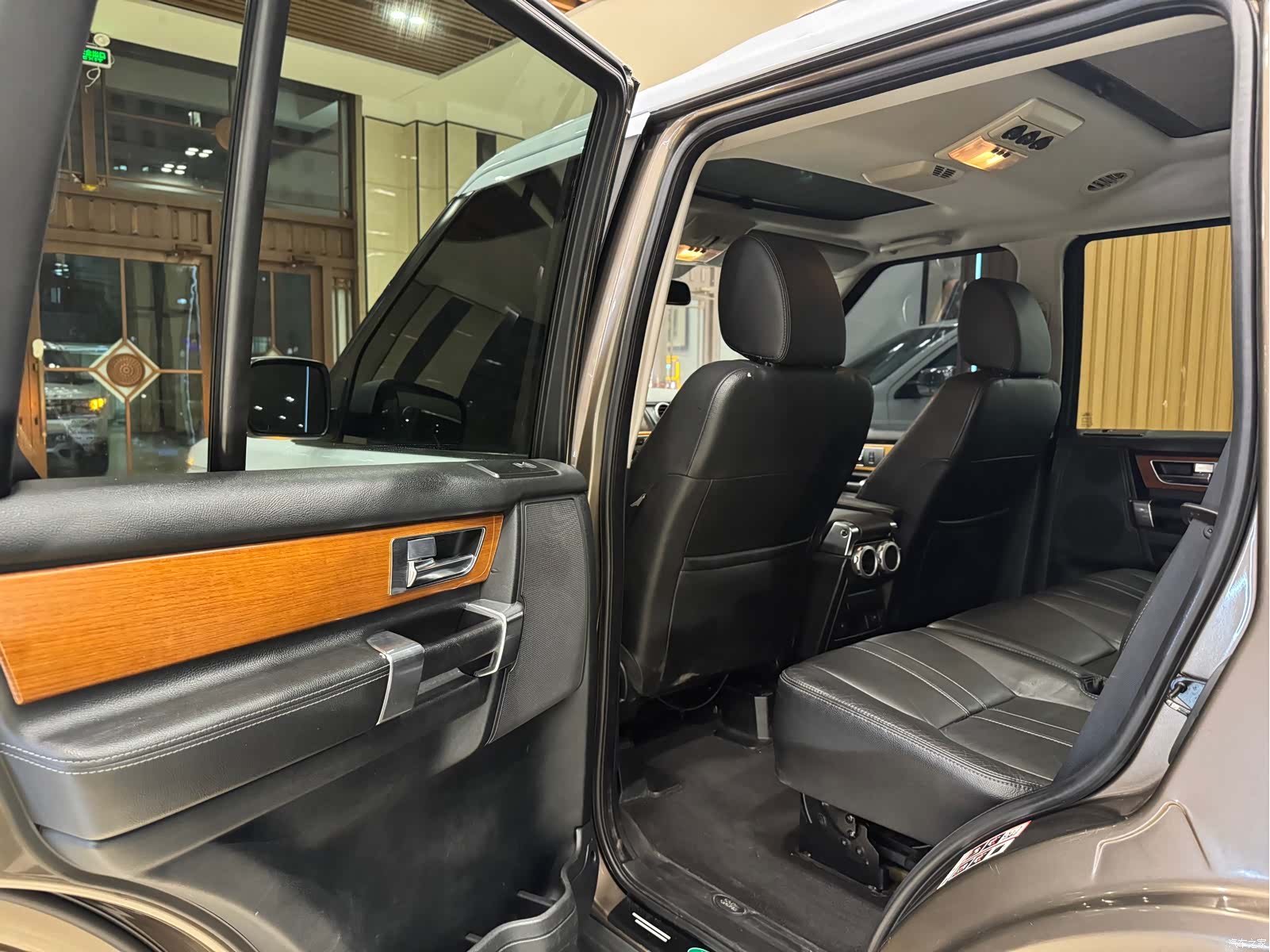 Land Rover Discovery, 2012 11