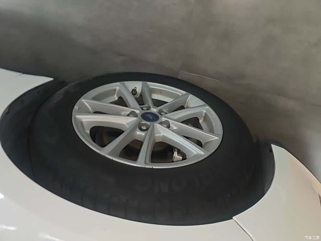 Ford Focus, 2019 23