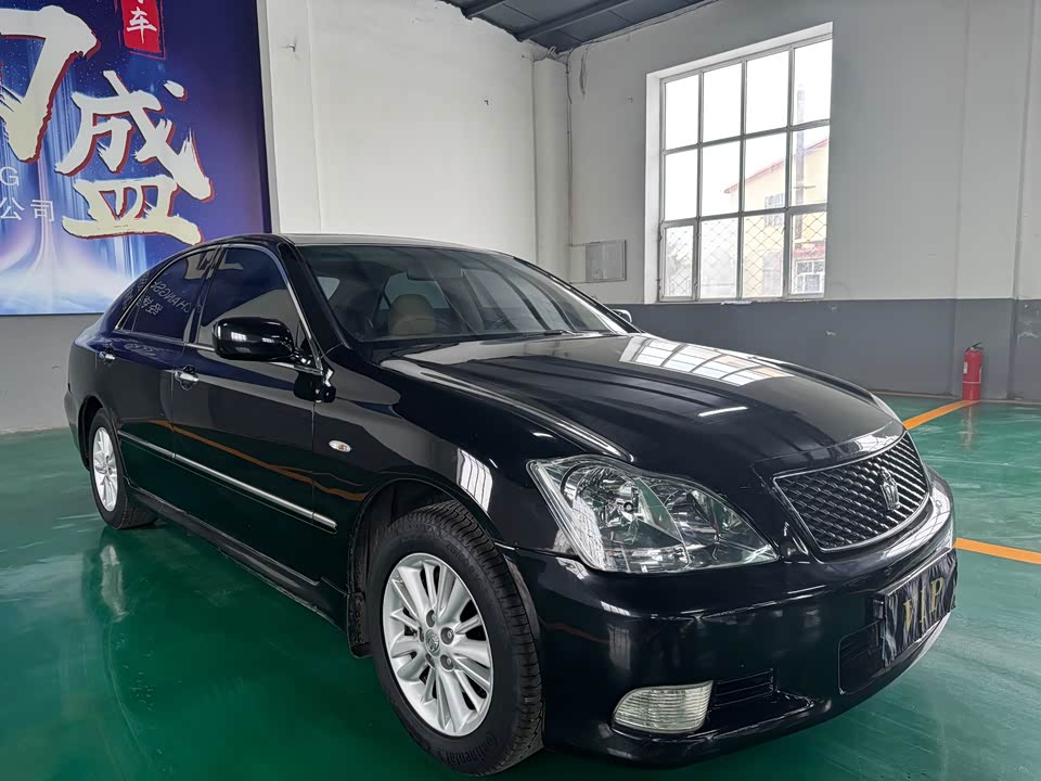 Toyota crown