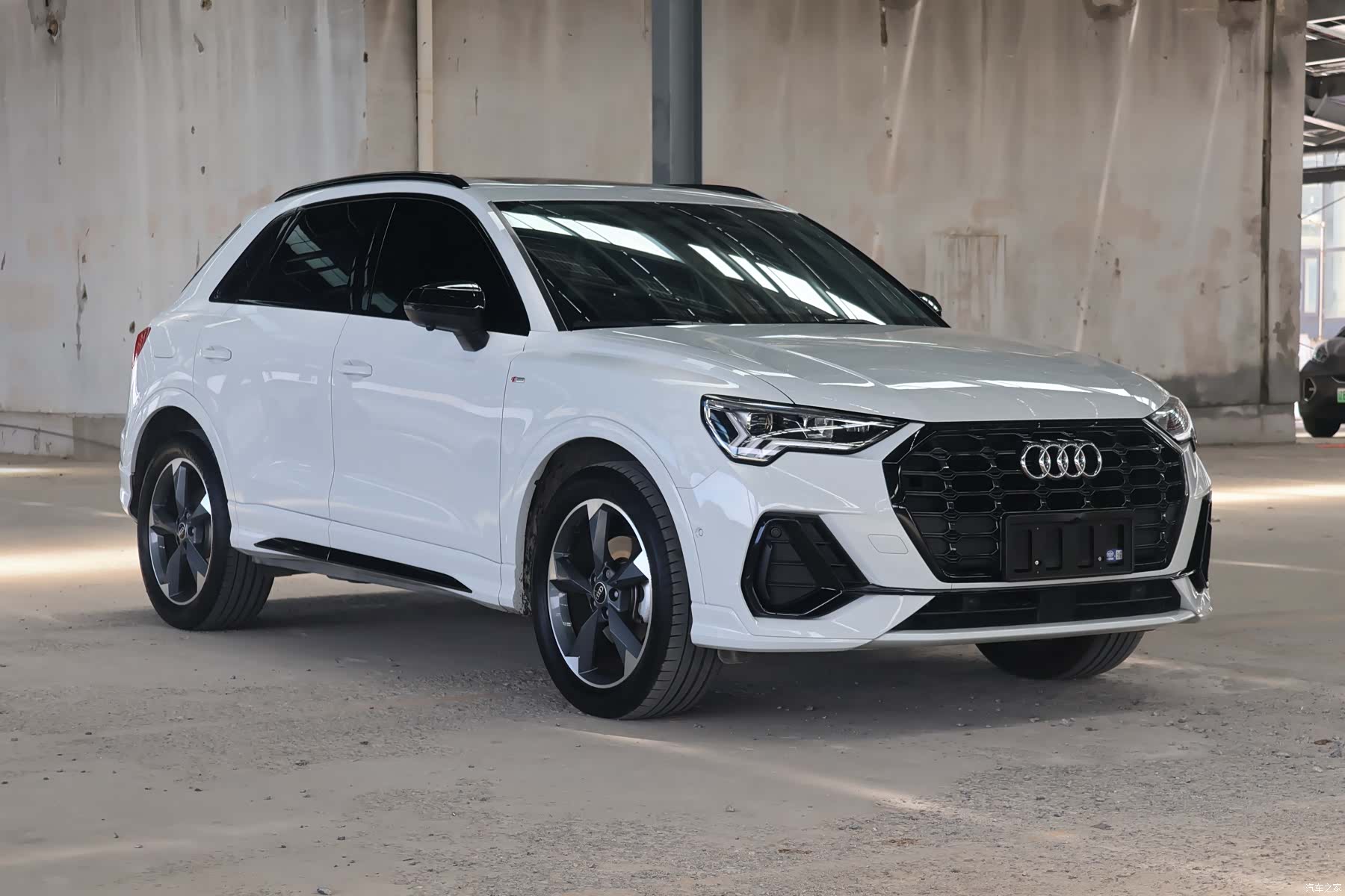 Audi Q3, 2023 2