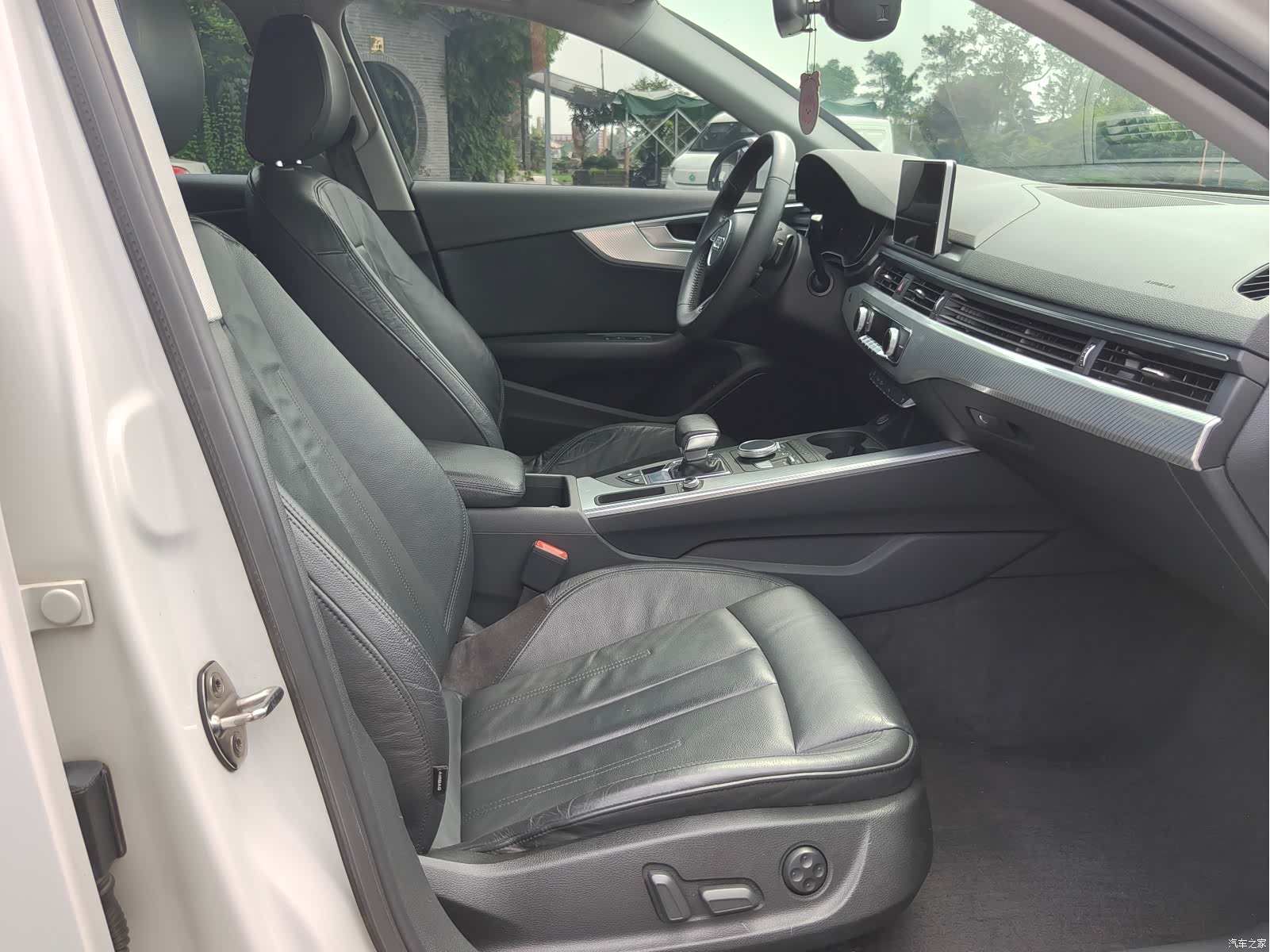 Audi A4L, 2017 14