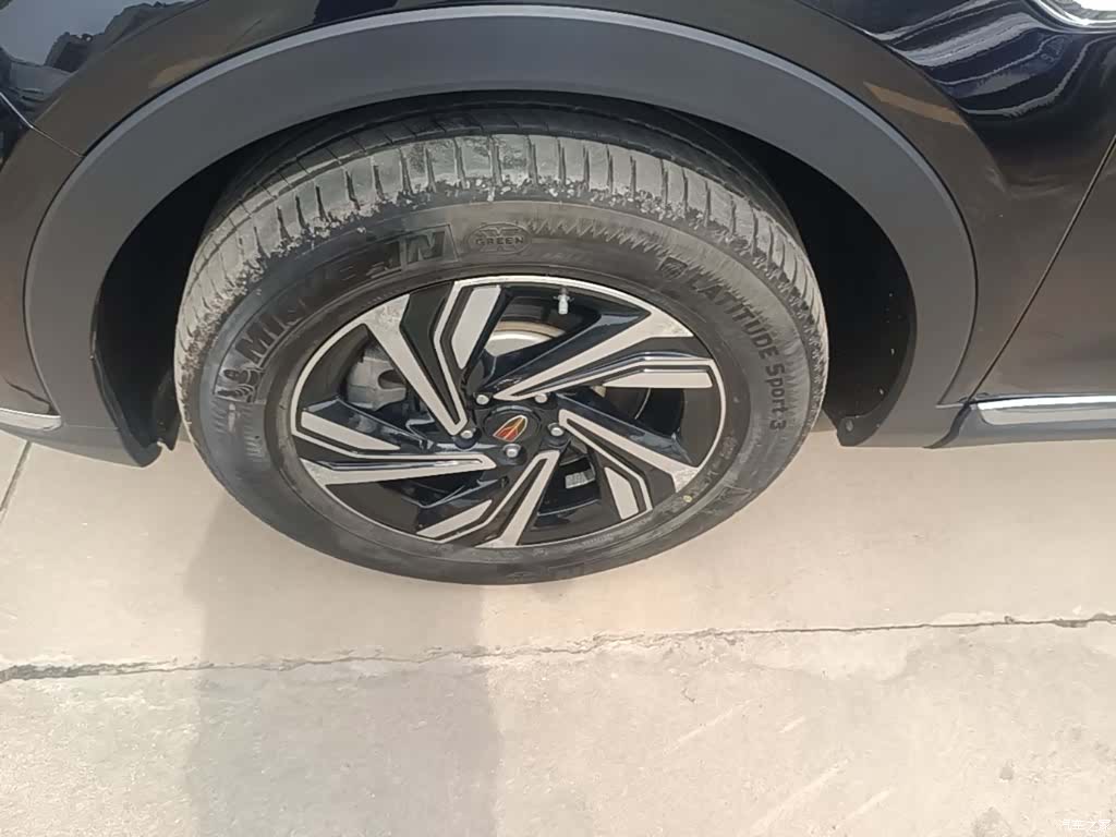 Hongqi HS5, 2023 23