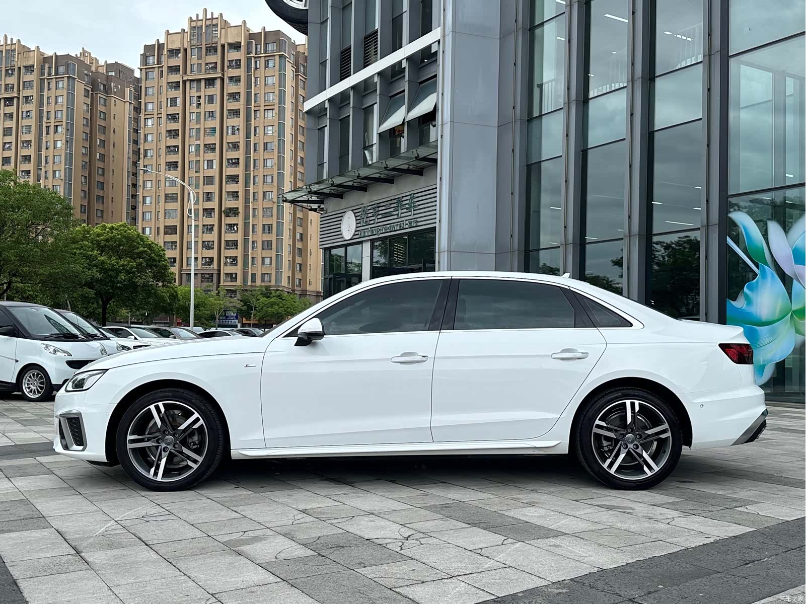 Audi A4L, 2021 3