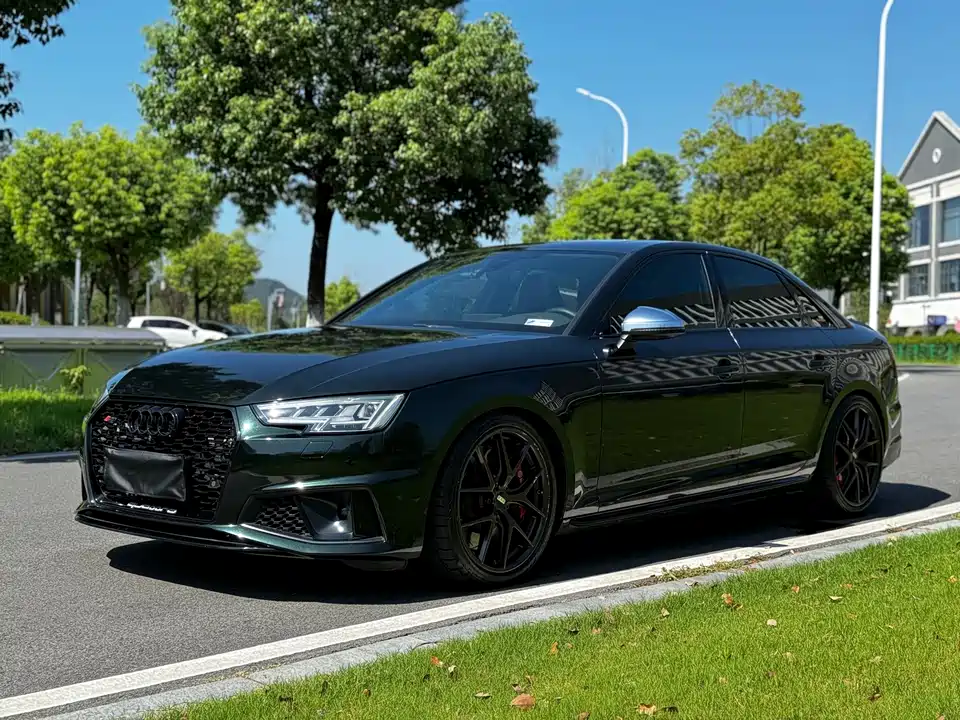 Audi S4