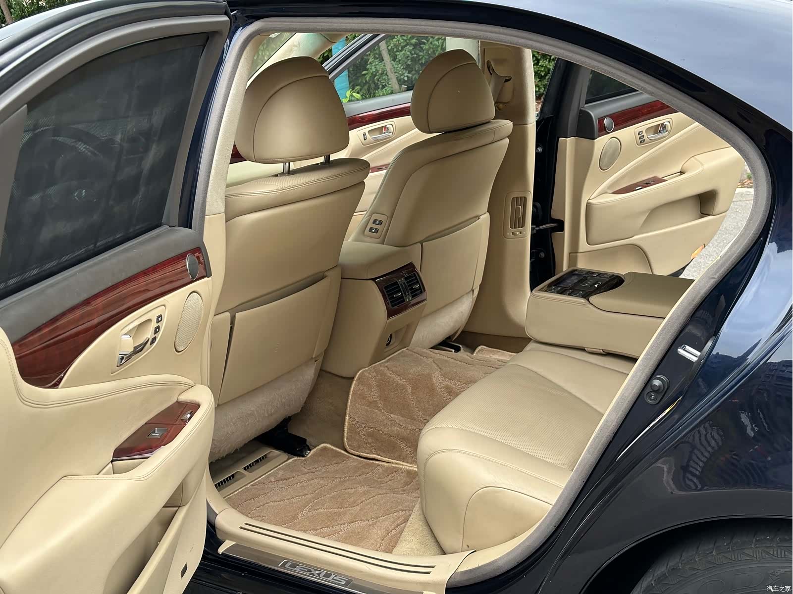 Lexus LS, 2008 8