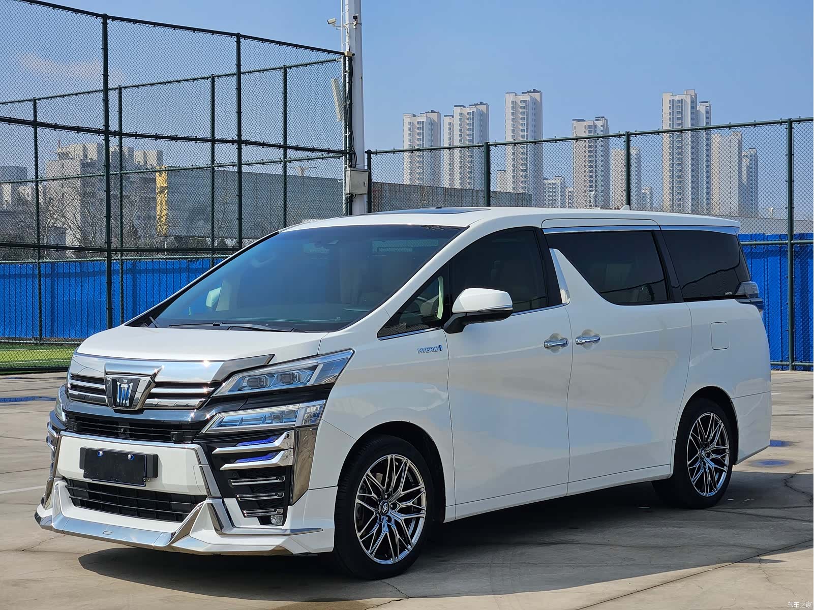 Toyota Vellfire, 2022 1