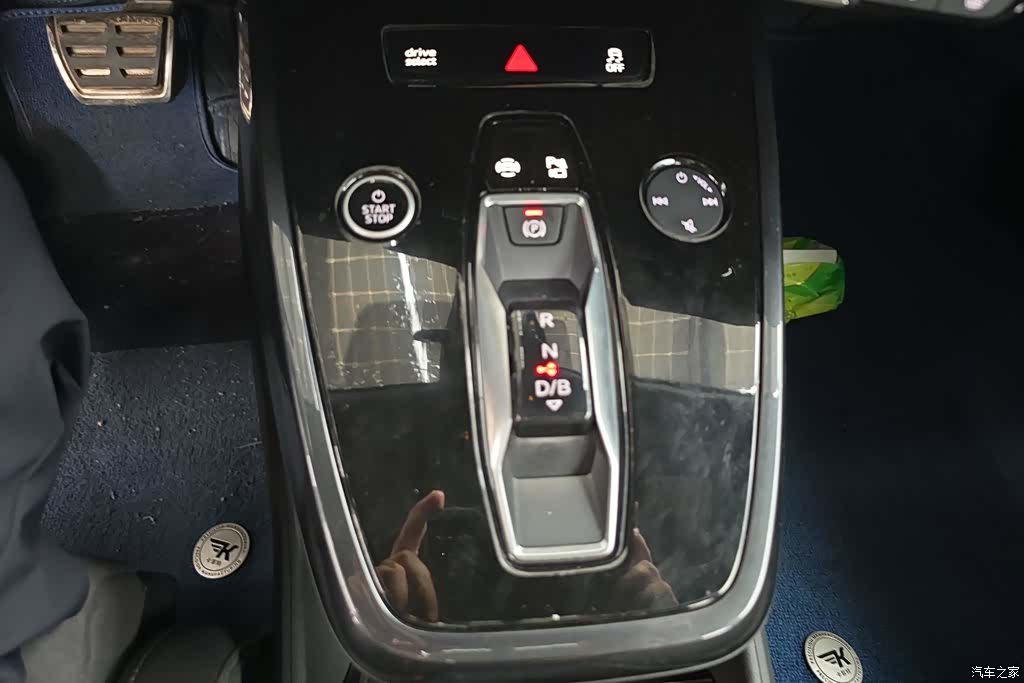 Audi Q4 e-tron, 2023 16