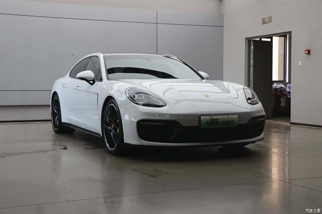 Porsche Panamera, 2023 38