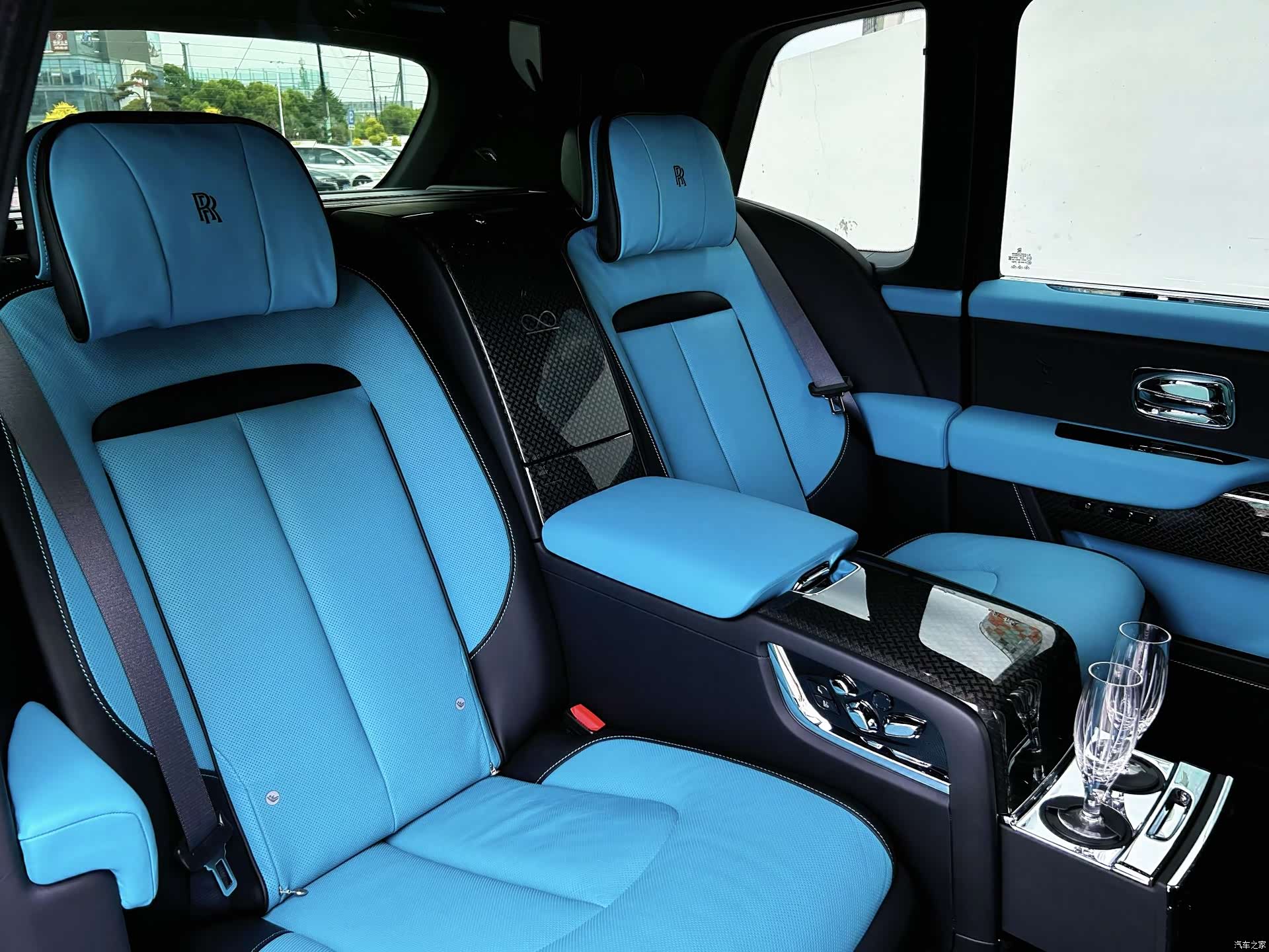 Rolls-Royce Cullinan, 2022 8