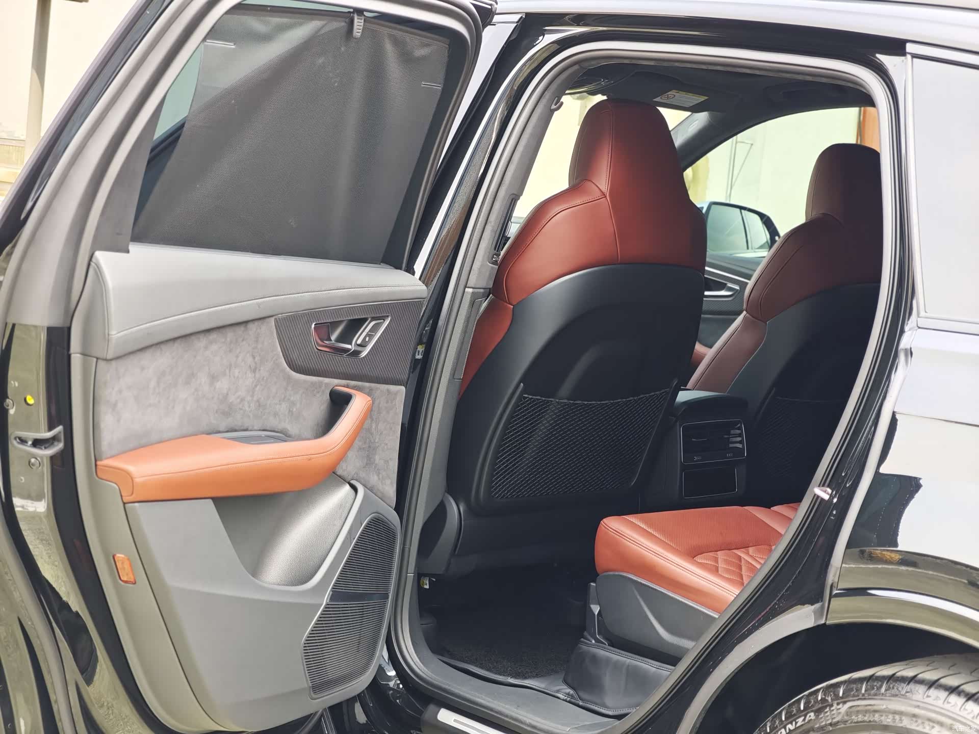 Audi Q7, 1900 12