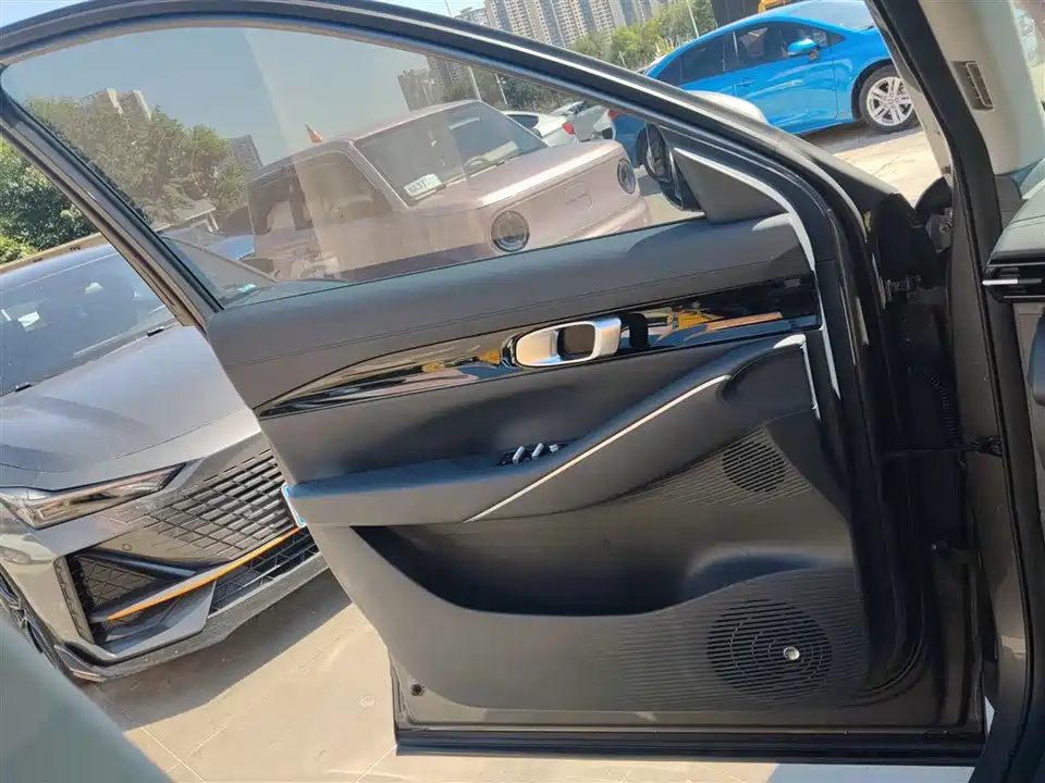 Geely Galaxy Galaxy E5