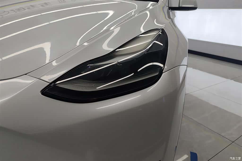 Tesla Model Y, 2021 все фото