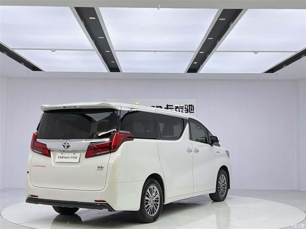 Toyota Alphard, 2020 3