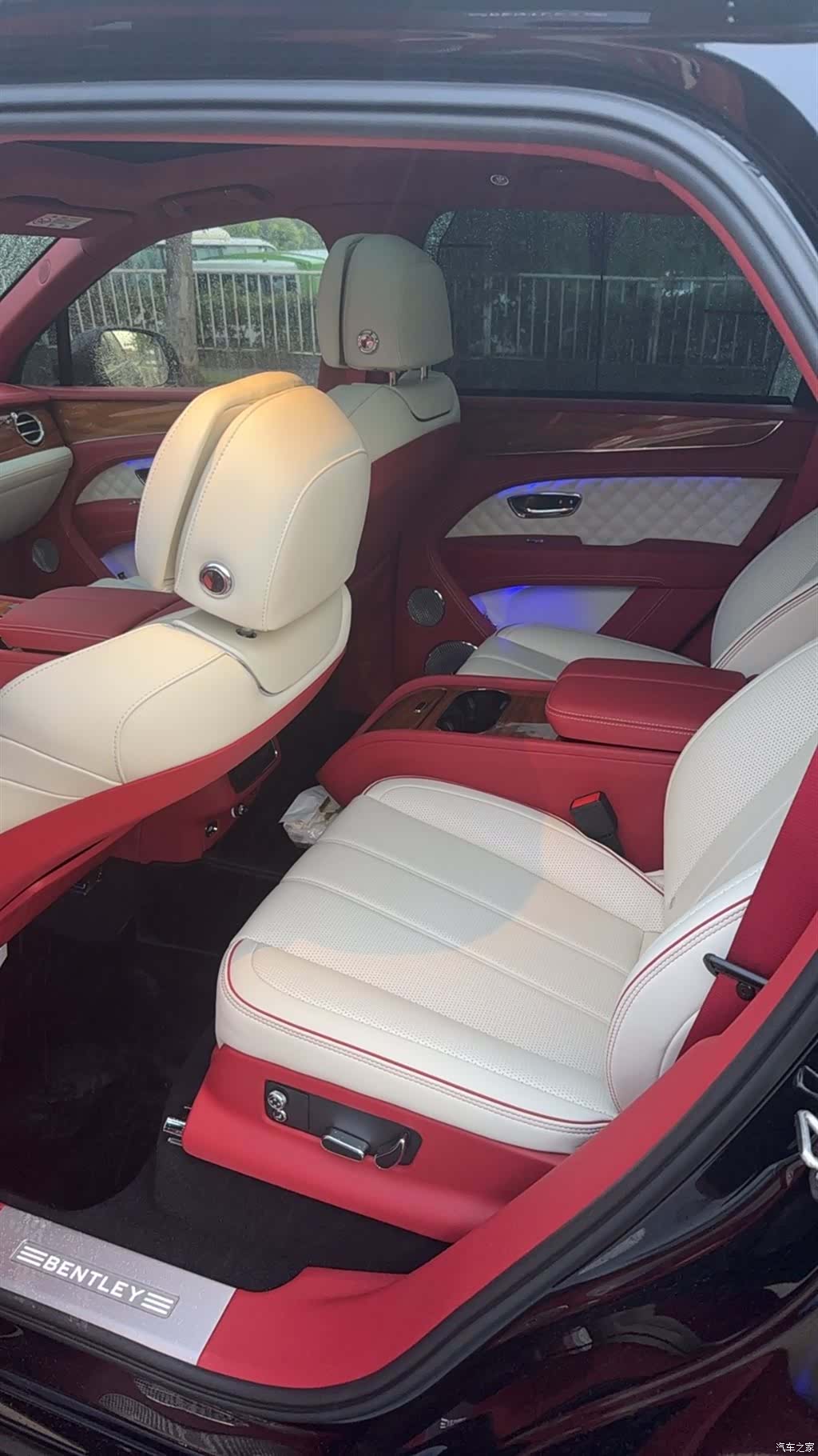 Bentley Bentayga, 2022 6