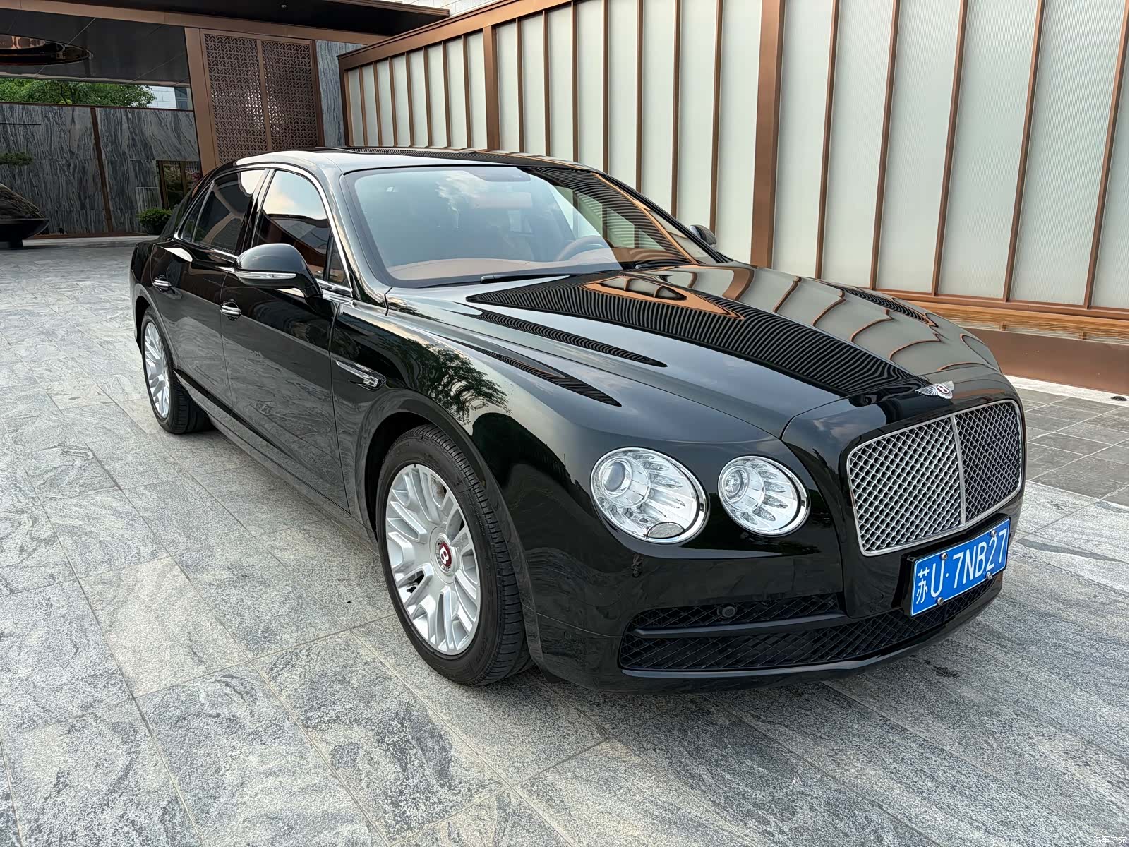 Bentley Flying Spur, 2017 3