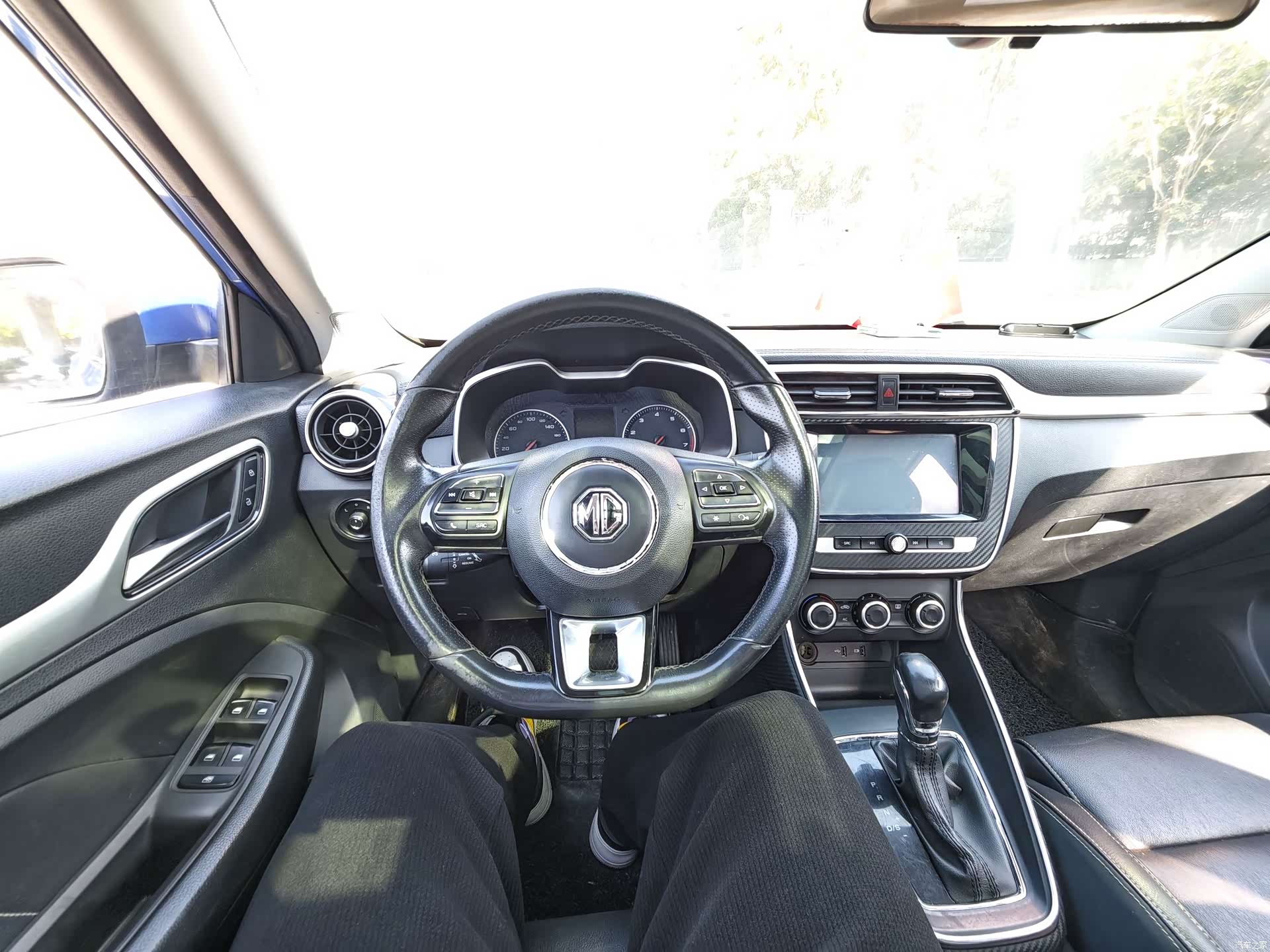 MG ZS, 2017 9