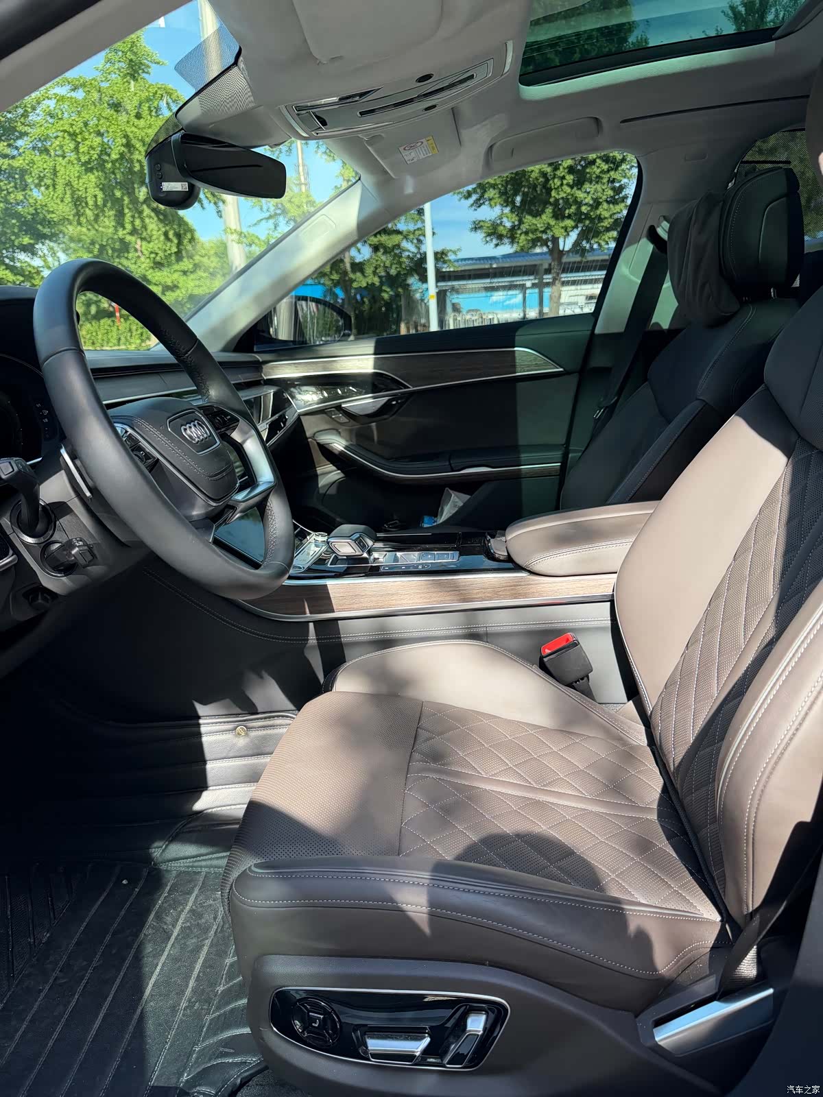 Audi A8L, 2024 4