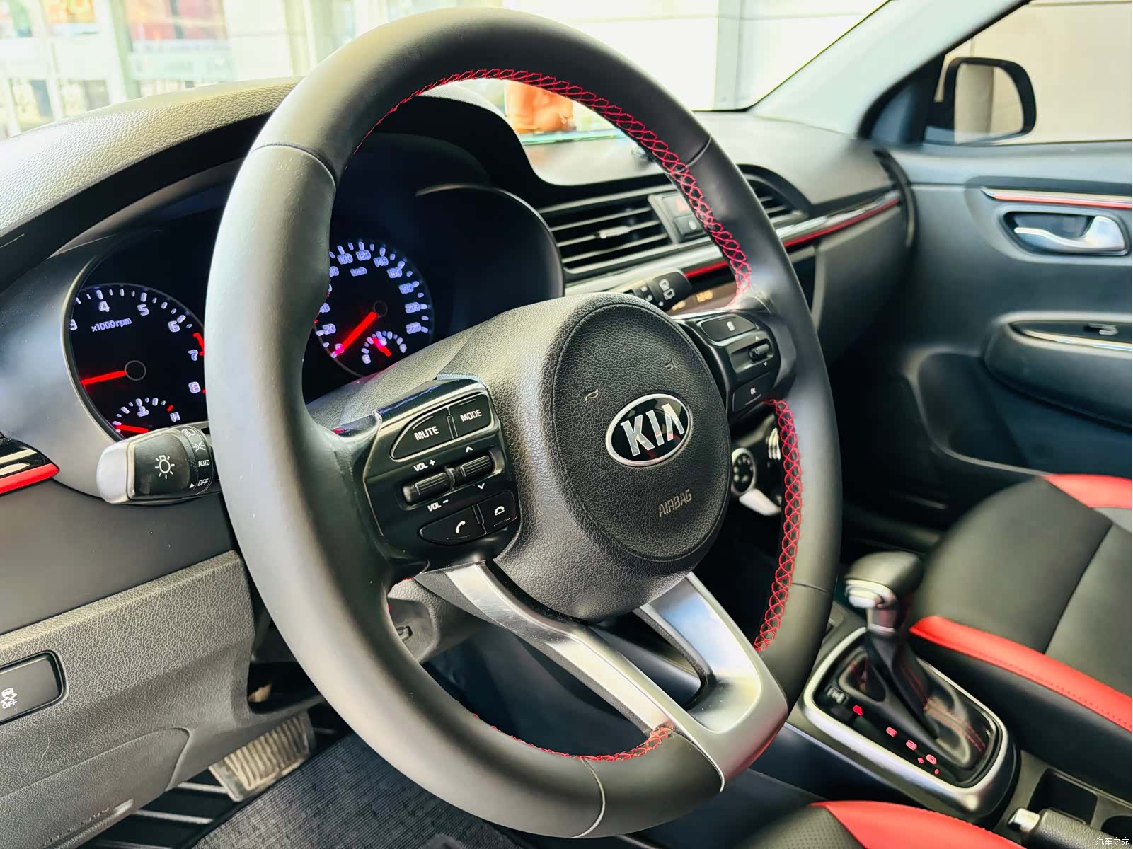 Kia KX, 2019 17