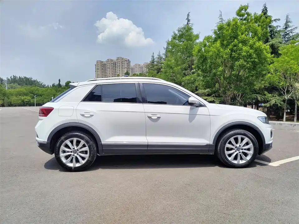 Volkswagen T-ROC exploring Songs