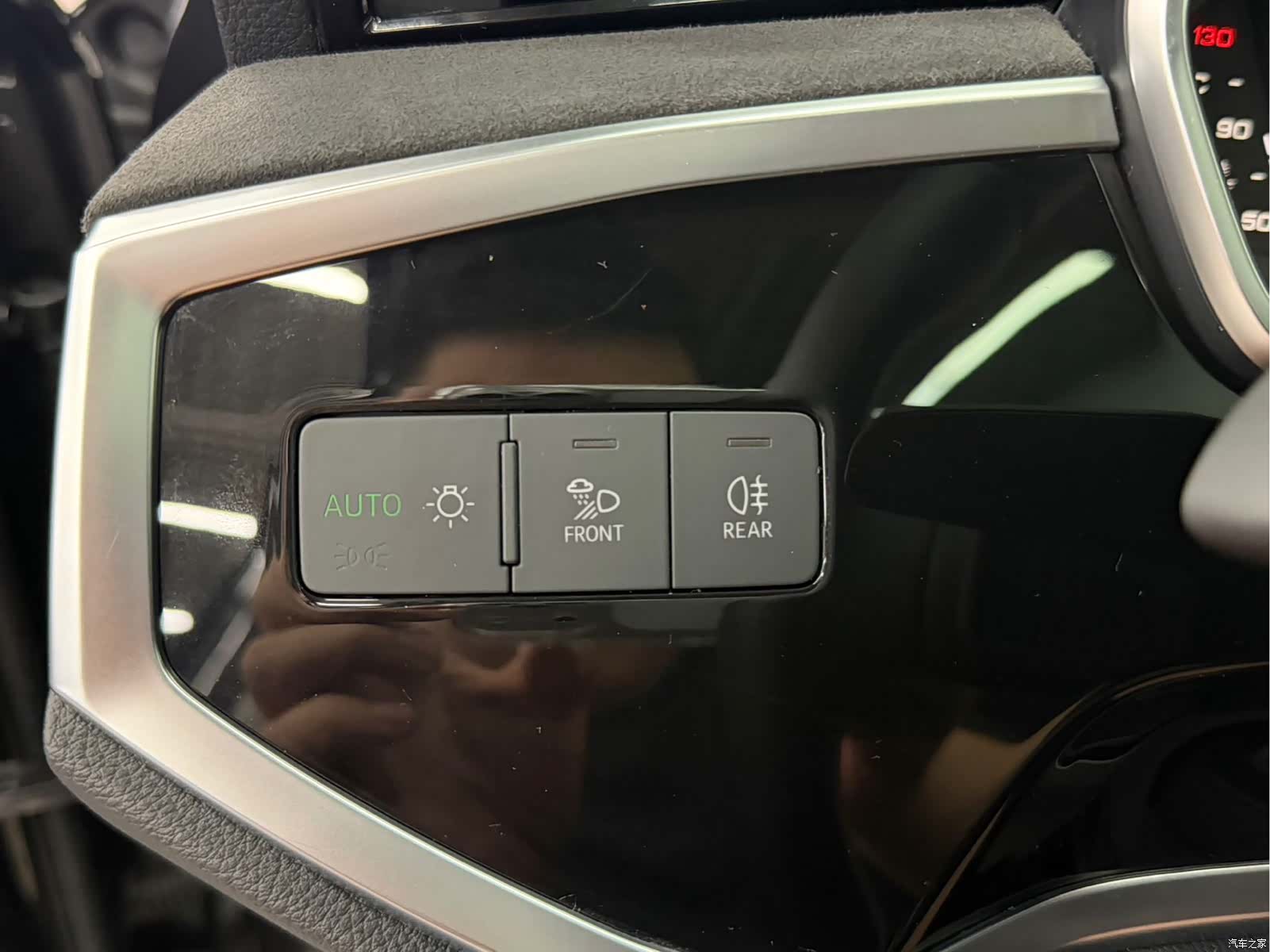 Audi Q3, 2022 10