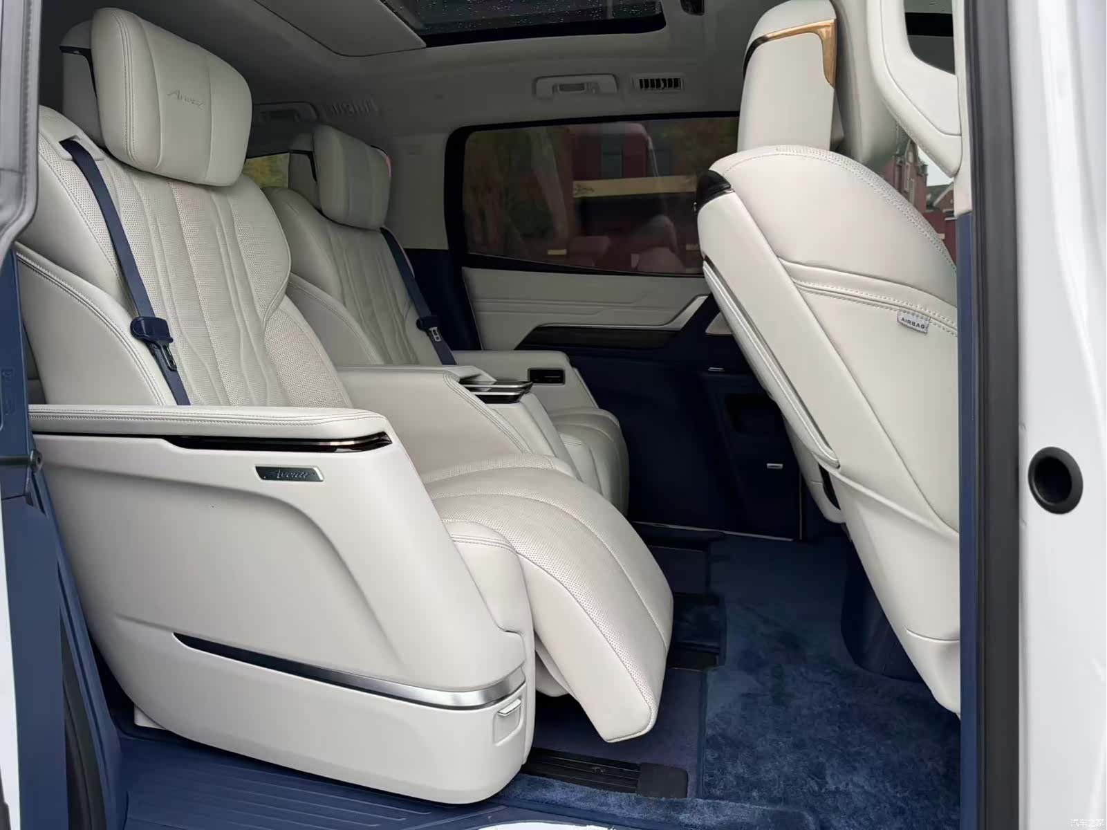 Buick Century, 2023 33