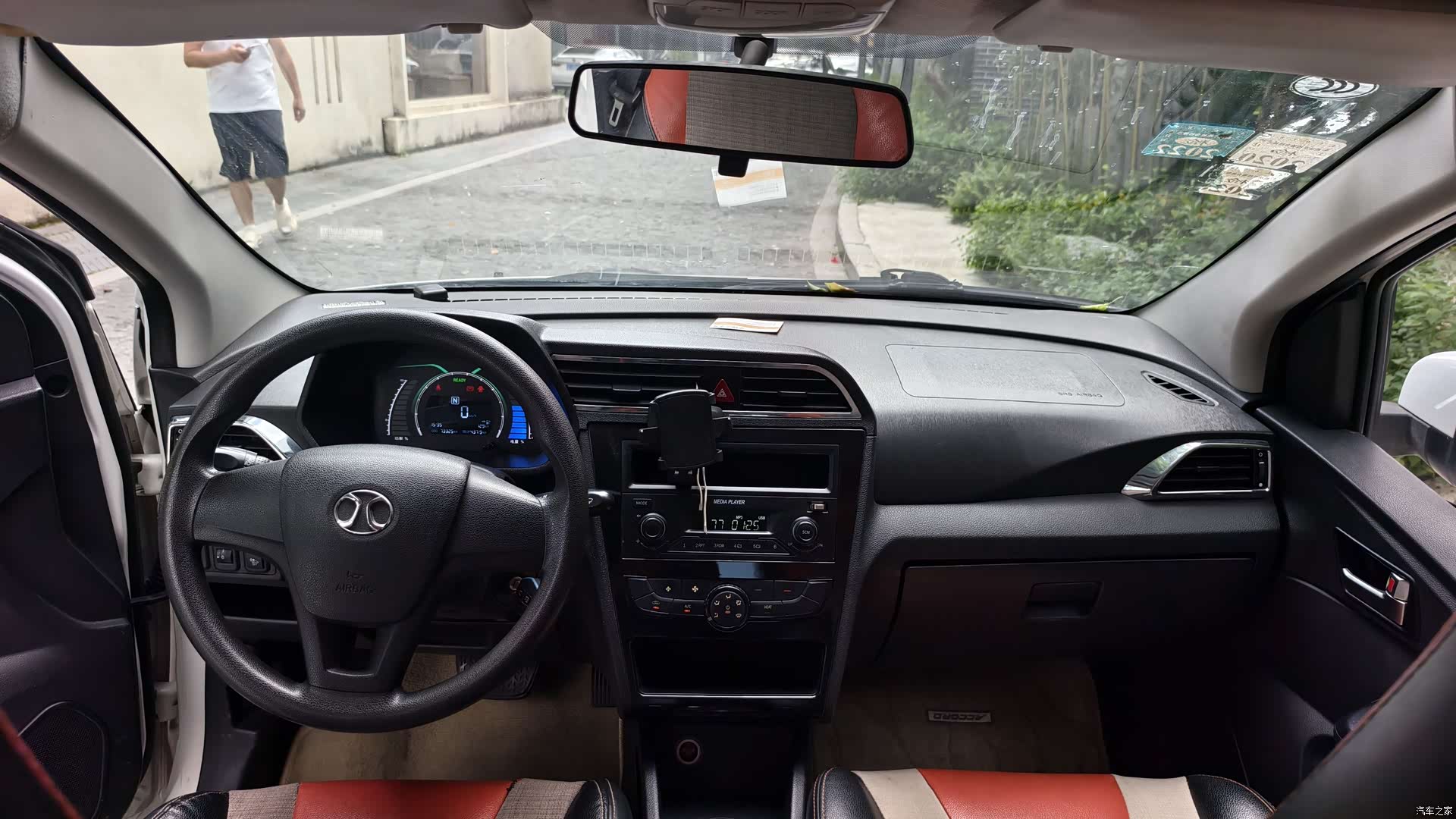 BAIC EC200, 2018 13