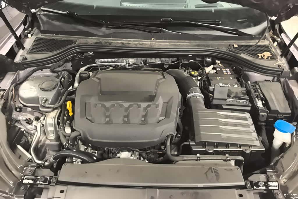 Volkswagen Passat, 2024 10