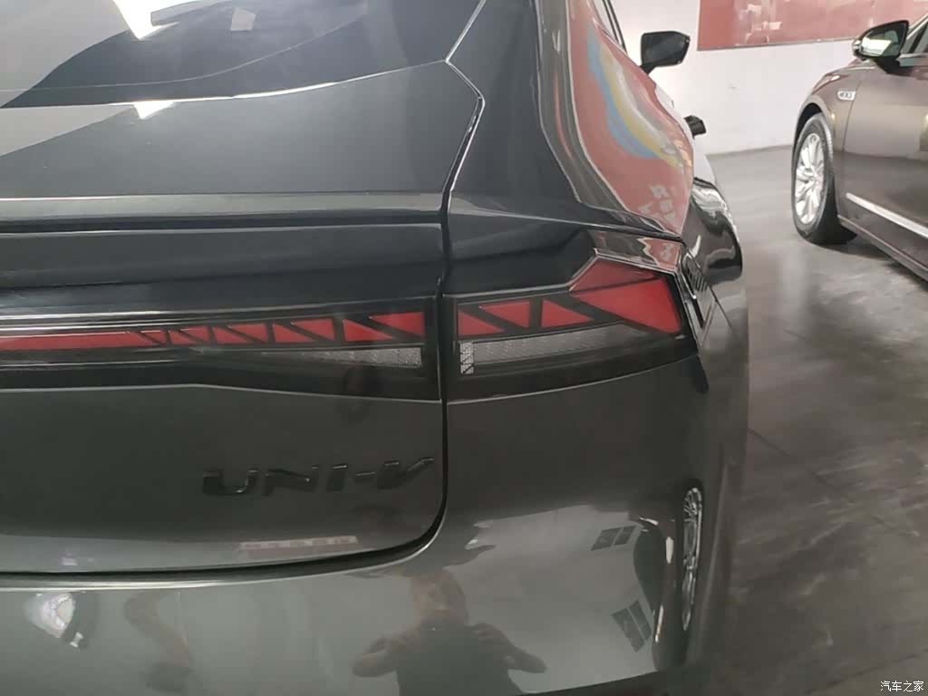 Changan UNI-V, 2024 8