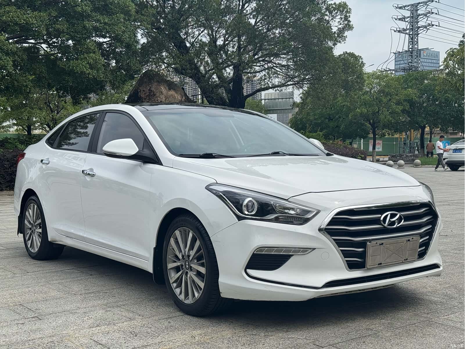 Hyundai GLS, 2017 3
