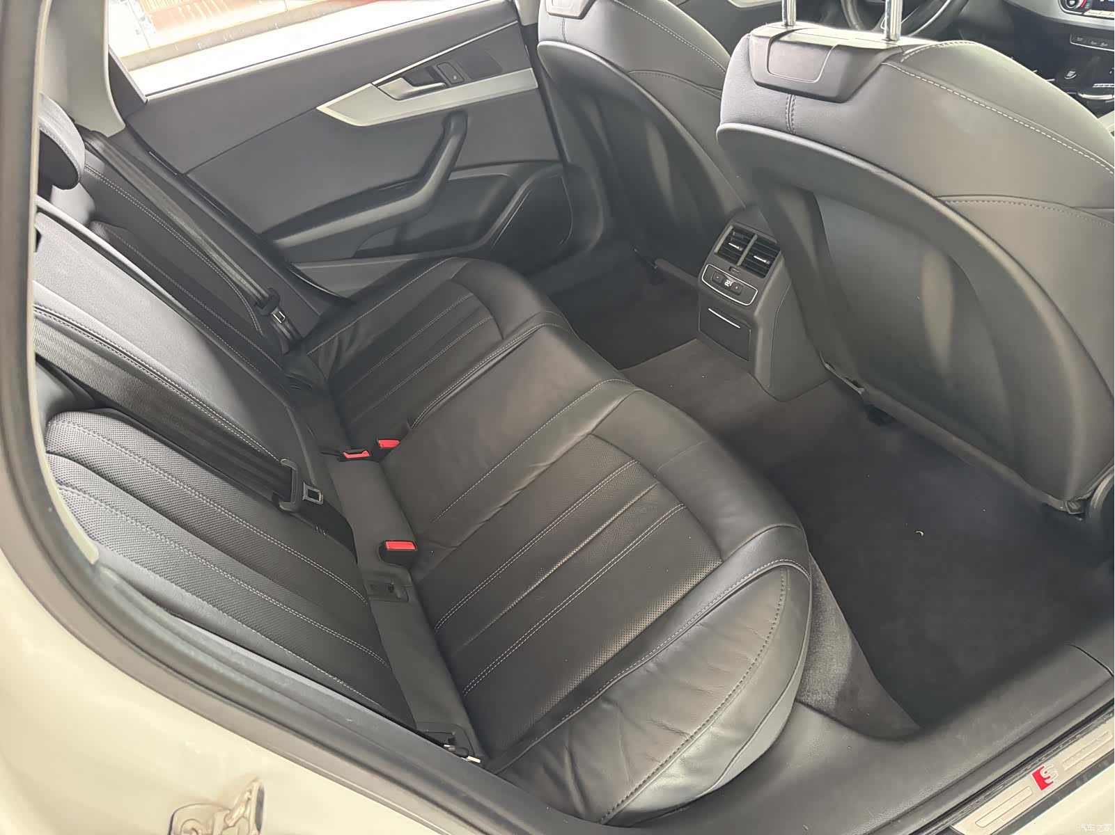 Audi A4L, 2021 12