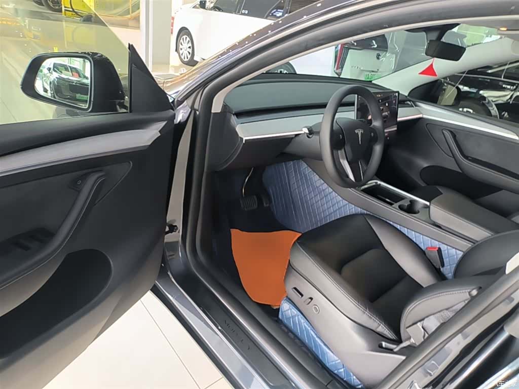 Tesla Model Y, 2024 16