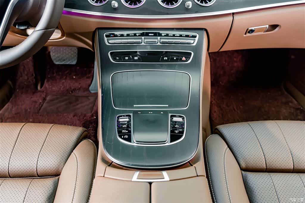 Mercedes-Benz E-Class, 2022 14