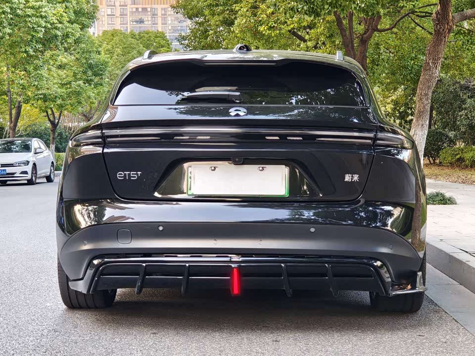 NIO ET5T