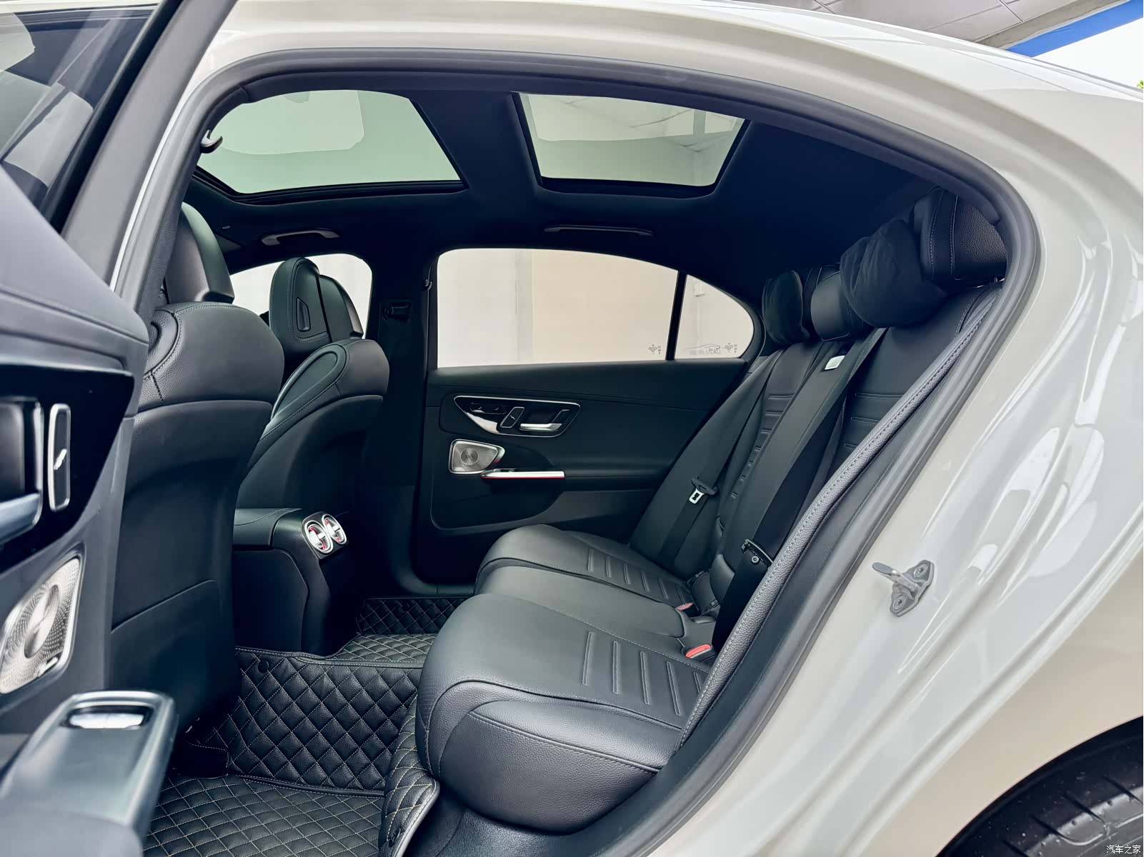 Mercedes-Benz C-Class, 2023 9
