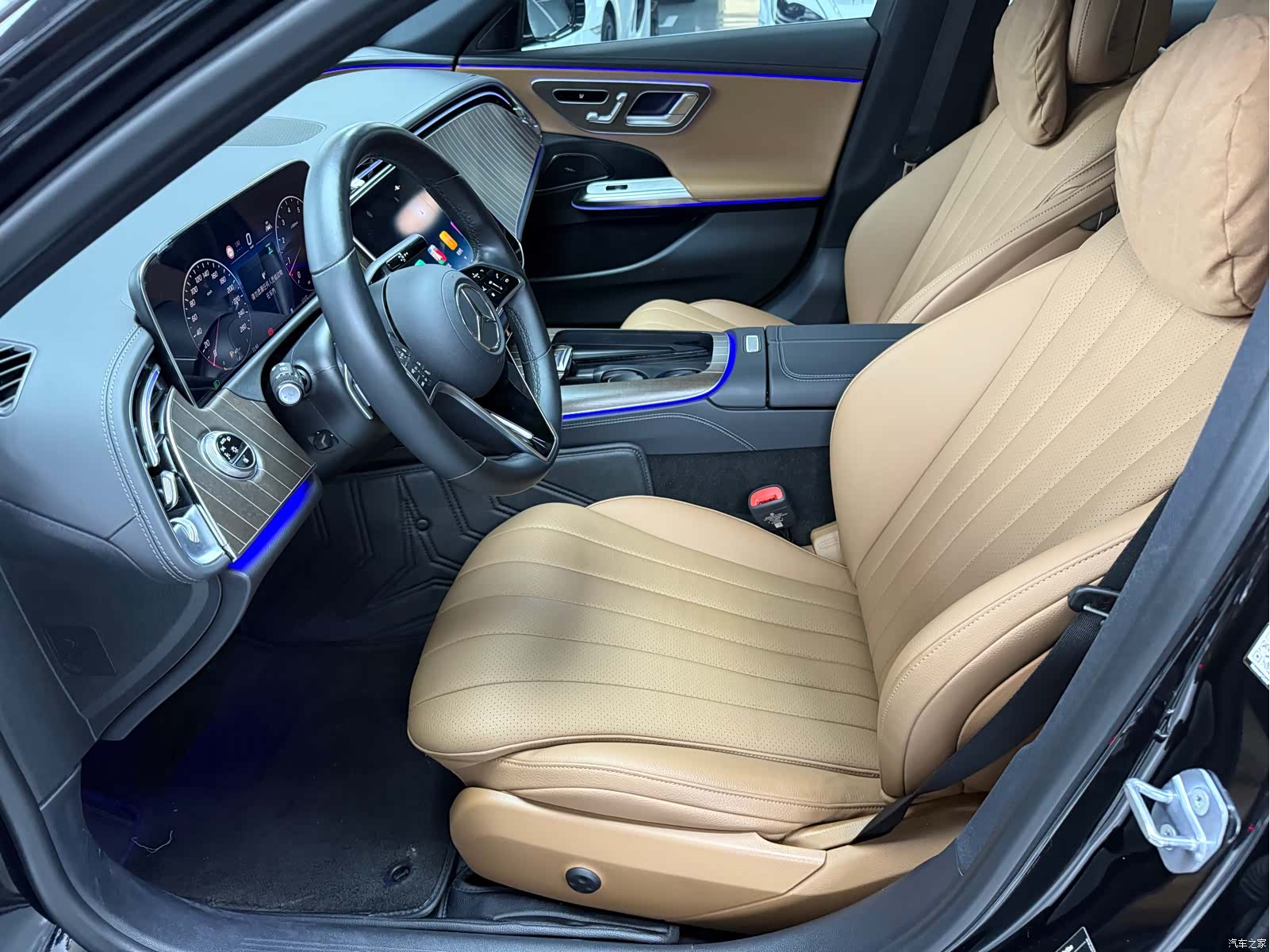 Mercedes-Benz E-Class, 2024 4
