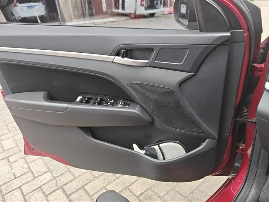 Hyundai Lead Hyundai Lead