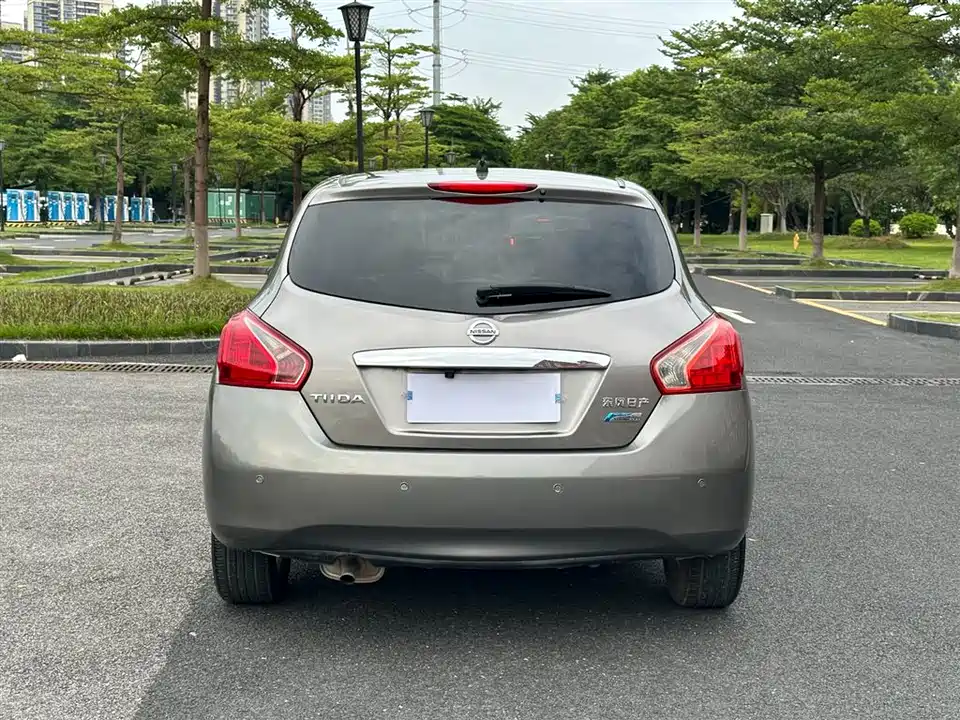 Nissan TIIDA