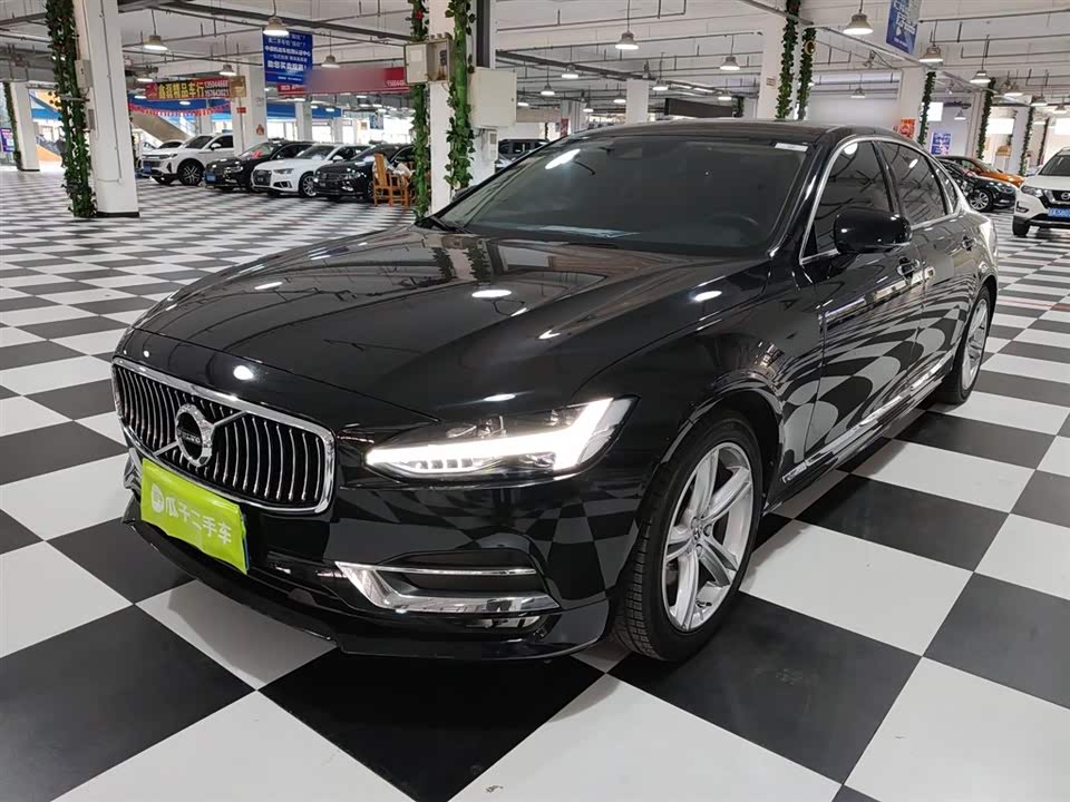 Volvo S90