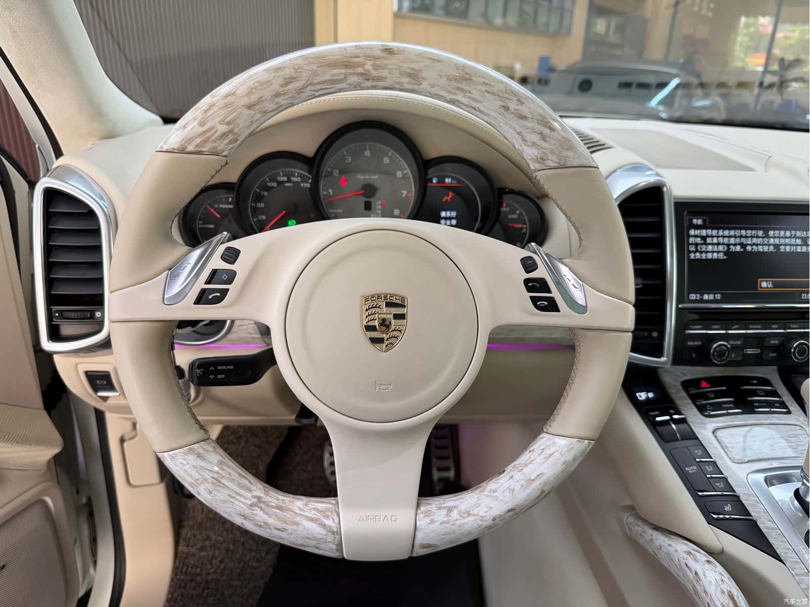 Porsche Cayenne, 2011 15