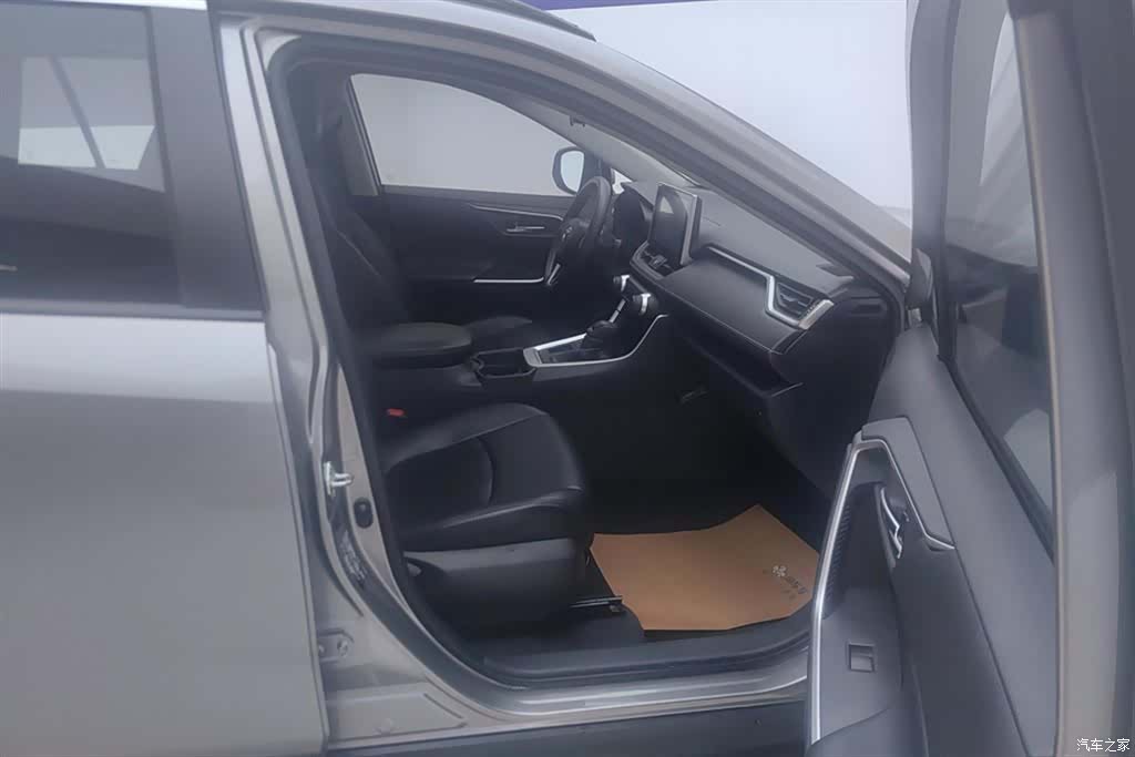 Toyota RAV4, 2021 8
