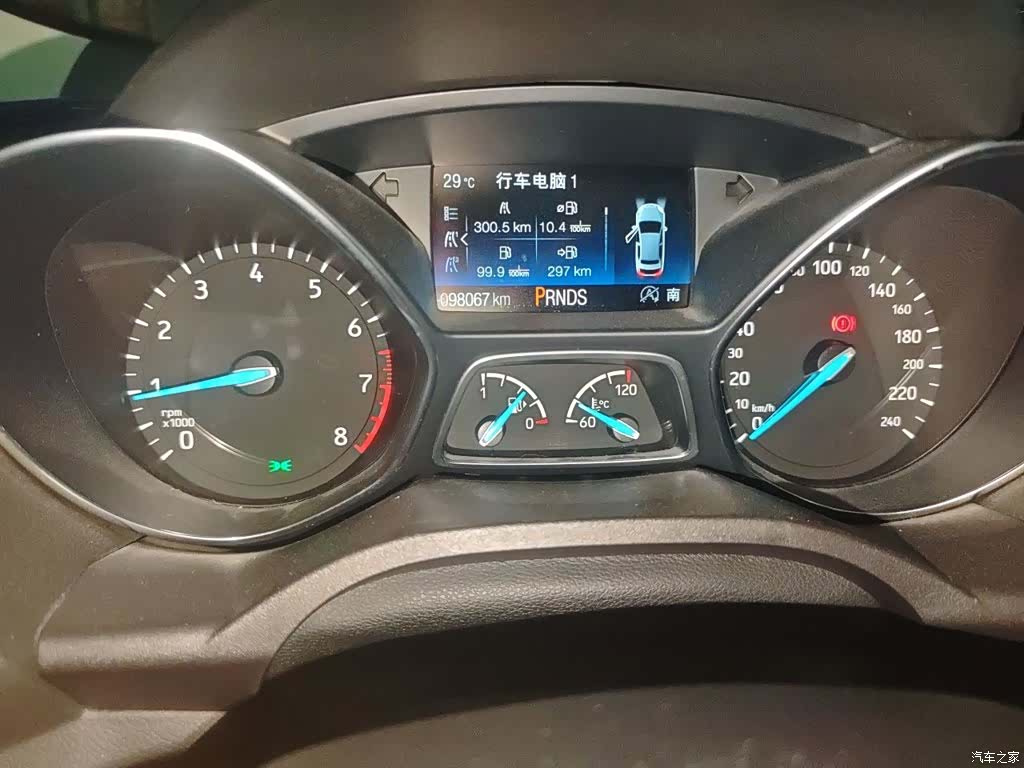 Ford Kuga, 2017 8