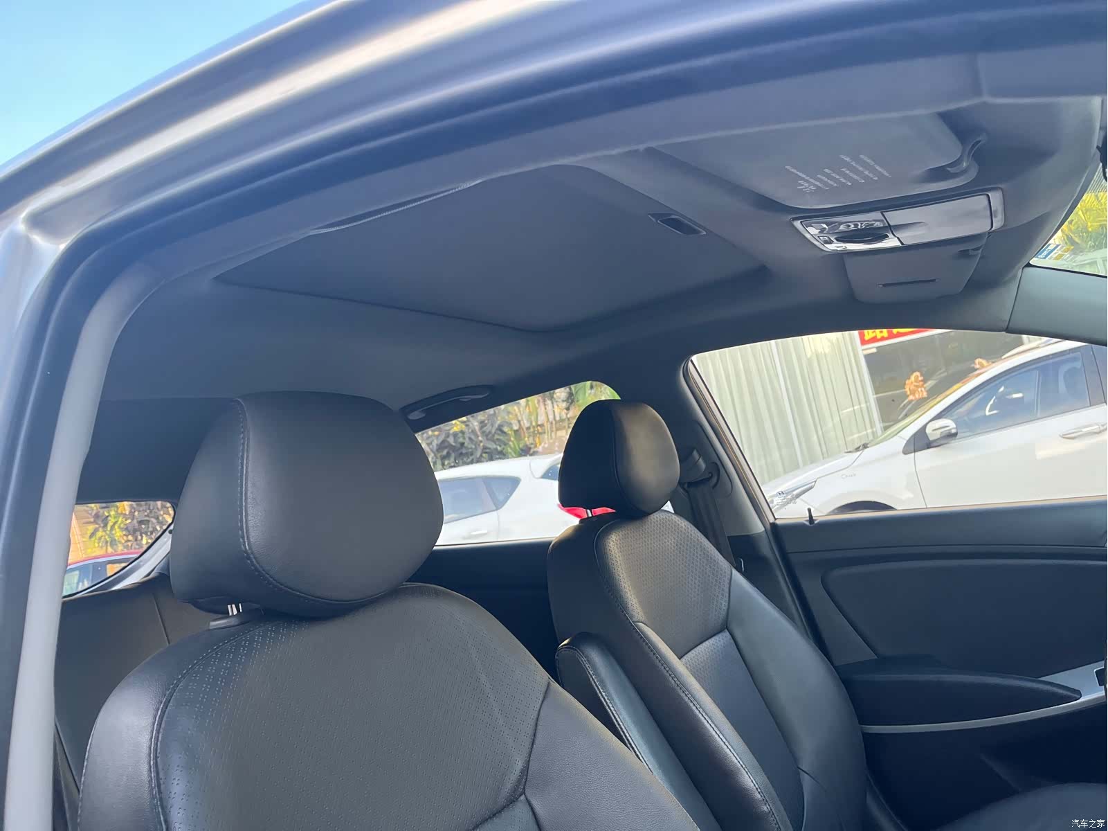 Hyundai GLS, 2012 9