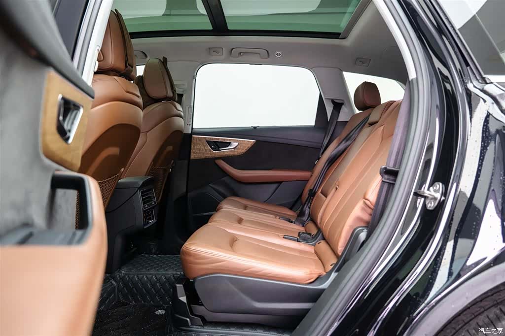 Audi Q7, 2021 11