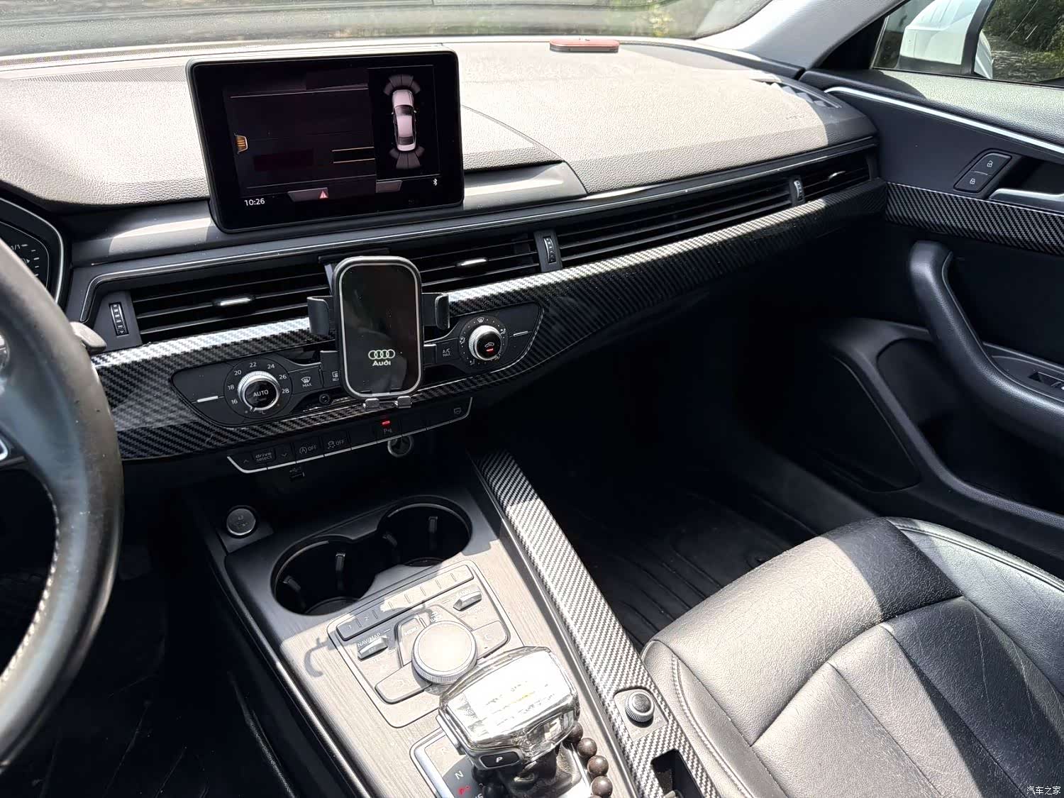 Audi A4L, 2018 все фото