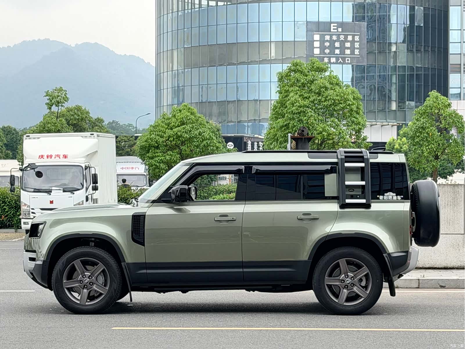 Land Rover Defender, 2020 6