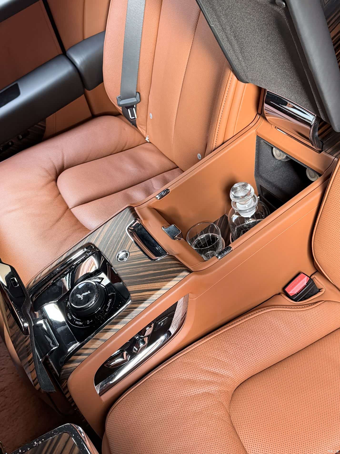 Rolls-Royce Cullinan, 2021 13